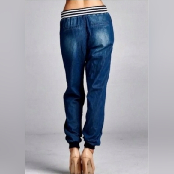 THE COMFORT JOGGERS IN DENIM▪︎Dark Wash▪︎Restocked - Picture 5 of 12